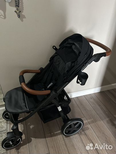 Прогулочная коляска в отличном состоянии