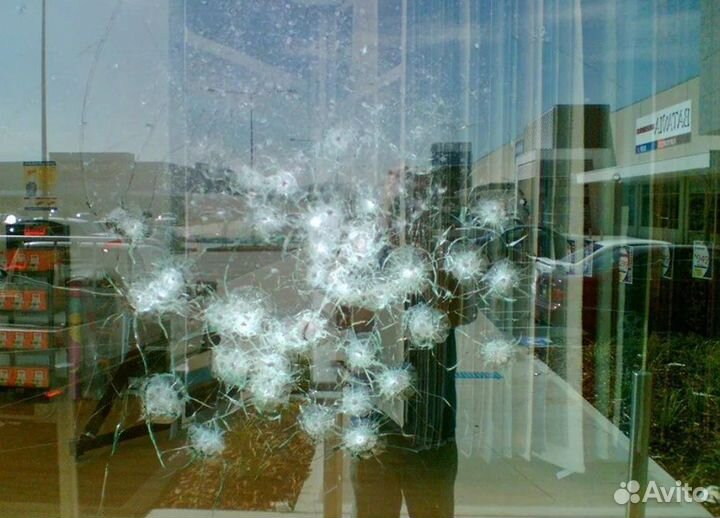 Бронирование стёкол окон, витрин, бронепленка