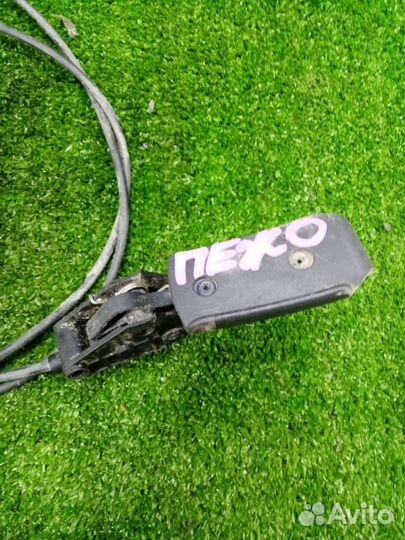 Тросик капота Peugeot 207