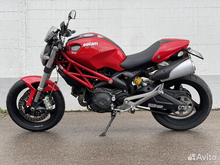 Мотоцикл Ducati Monster 696