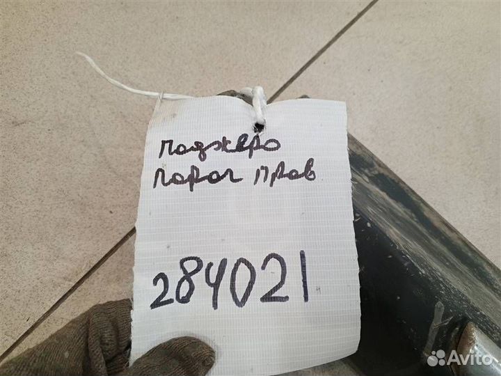 Накладка порога (наружная) правая Mitsubishi Paje