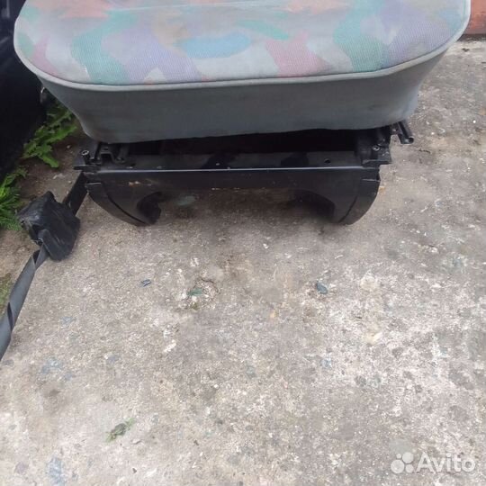 Сидение Фольксваген Т4 T4 переднии с локтями