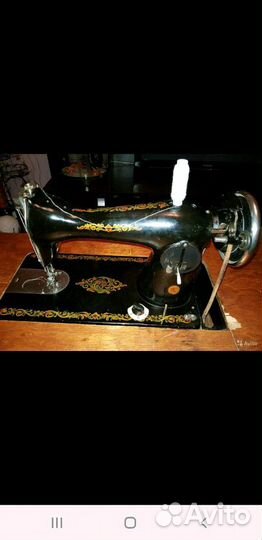 Швейная машина 