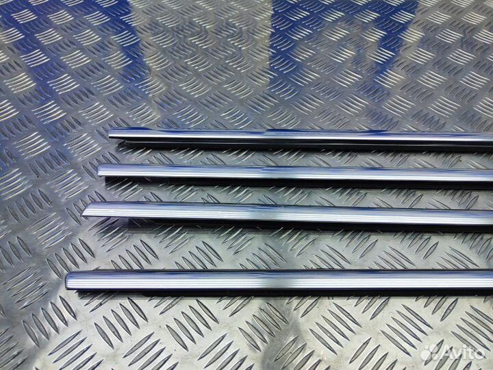 Молдинг стекла двери Volkswagen Passat B6 1.8 BZB