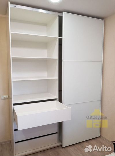 Шкаф с зеркалом