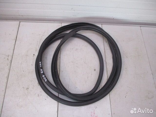 Уплотнитель двери Kia Sorento 2 (XM)