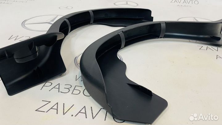 Накладка петли багажника Mercedes W204