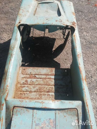 Педальный машина СССР. Нева