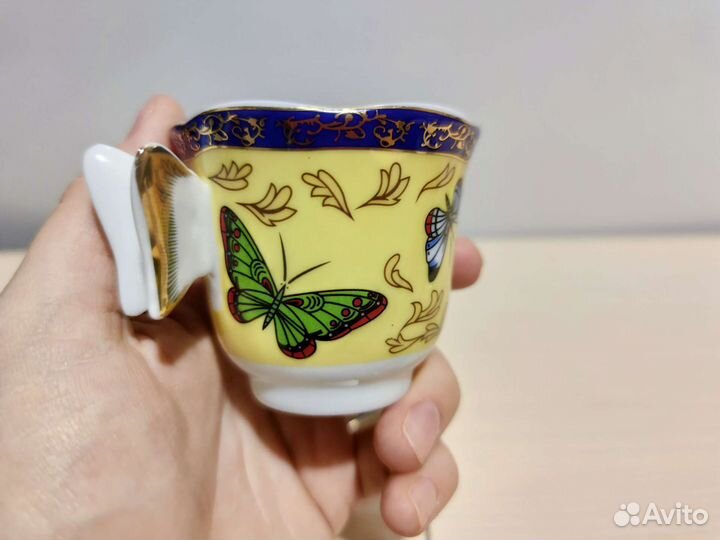 Кофейная чашка с блюдцем из фарфора