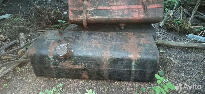 Топливный бак грузовой