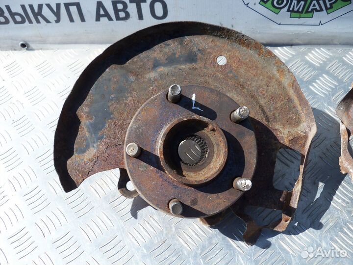 Кулак поворотный Nissan Maxima A32 VQ30 1995г