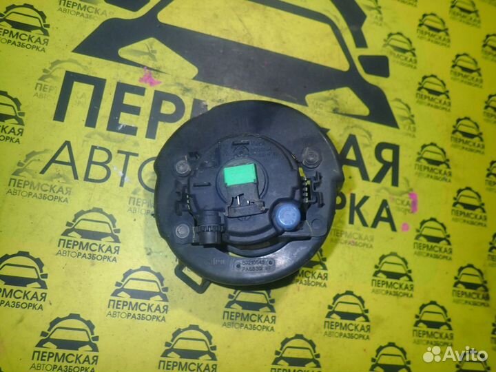 Фара противотуманная левая для Nissan Navara D40