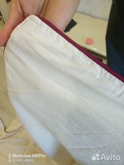 Покрывало с наволочками на кровать