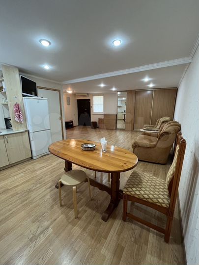 2-к. квартира, 60 м², 2/2 эт.