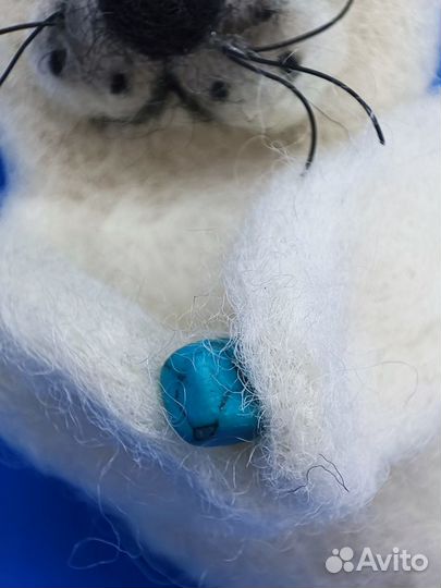 Брошь: Нерпа с бирюзой