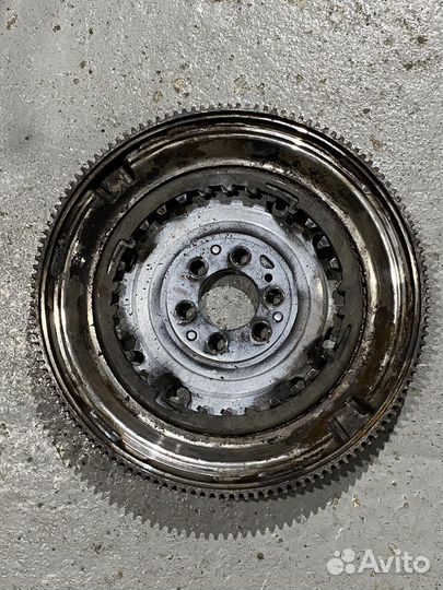 Маховик двухмассовый Фольцваген Ауди Шкода