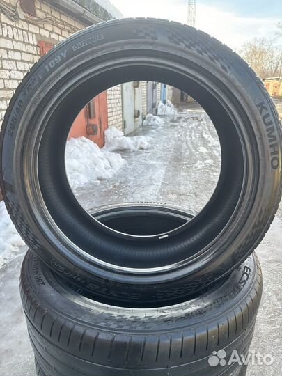 Kumho Ecsta PS71 285/40 R21