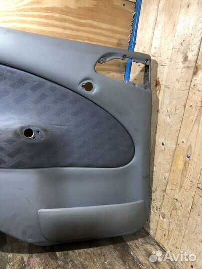 Обшивка задней левой двери Skoda Octavia Tour
