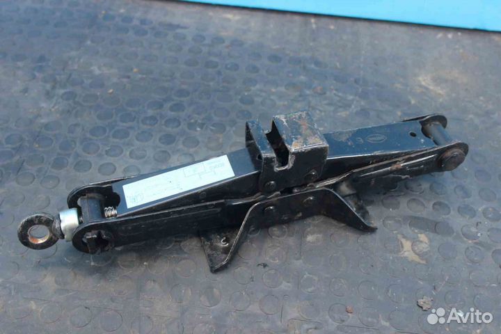 Домкрат Mazda 3 (Мазда 3) BK GJ6A37790A