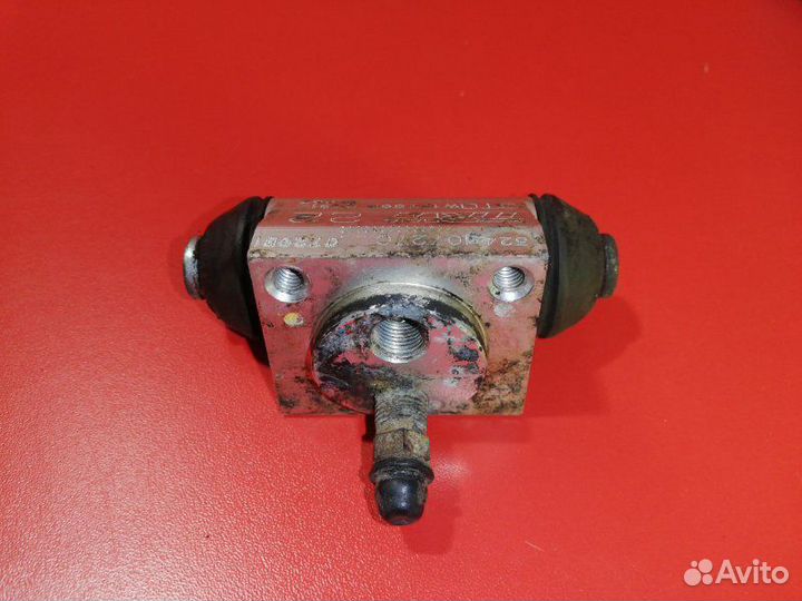 Рабочий тормозной цилиндр задний Toyota Hilux Pick