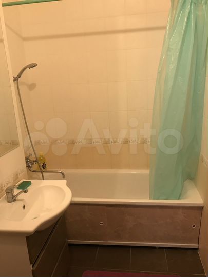 2-к. квартира, 80 м², 9/10 эт.