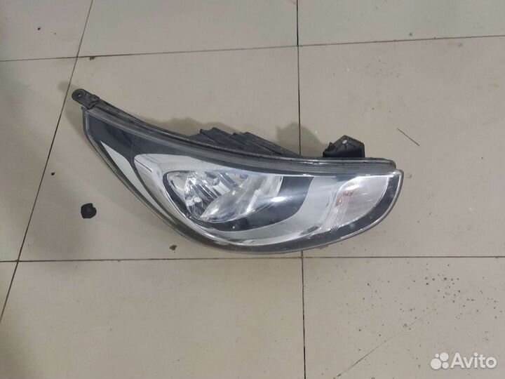 Фара правая на Хендай Солярис 1 до рестайлинг