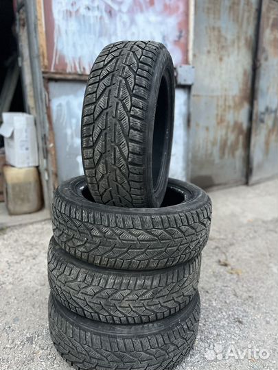 Kormoran Snow 215/55 R17