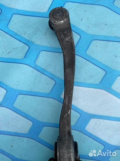 Рычаг передний верхний правый 8K0407510A