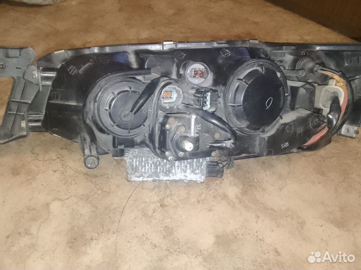 Nissan avenir фара