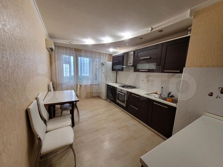 3-к. квартира, 85 м², 3/10 эт.