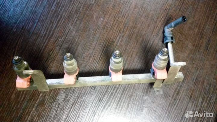Шевроле авео т200 т250 топливная рампа с форсункам