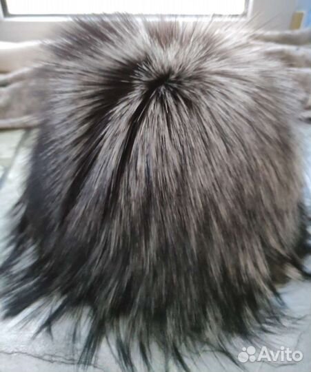 Меховая шапка на резинке