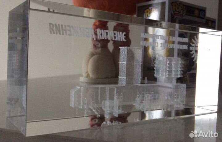 Стеклянный куб