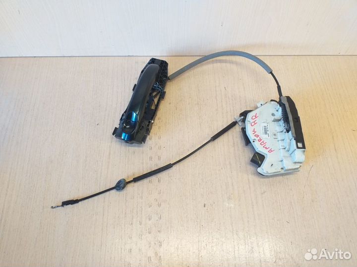 Замок задний правый Volkswagen Amarok 2012 год