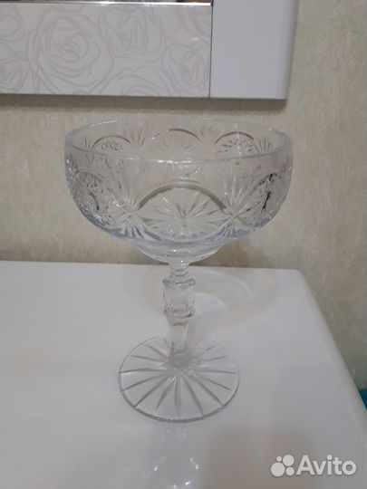 Хрустальная ваза для фруктов на ножке