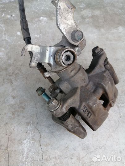 Суппорт левый Mazda 6 gg / gh