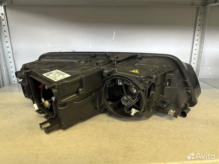 Левая передняя фара на audi A8 D4