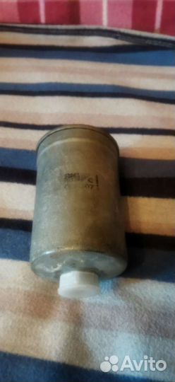 Воздушный фильтр, топлевный и эмблема на ауди 80