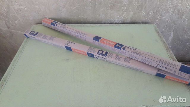 Лампа люминисцентная для подсветки цветов