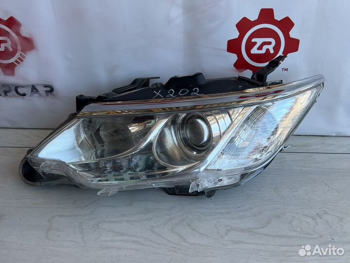 Toyota Camry V55 Фара левая
