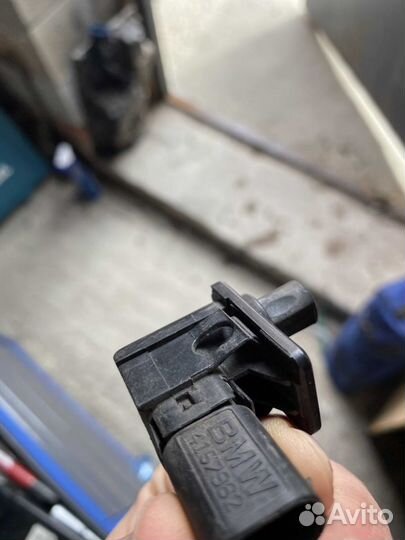 Концевик капота Bmw 5 E65 e39 e60 e63 e87 e90