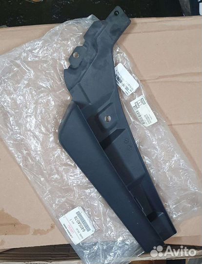 Брызговик Паджеро 4 правый