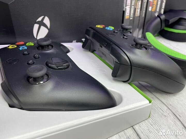 Xbox Series X 2 геймпада/уши/игры