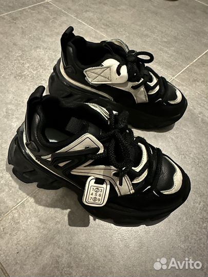 Кроссовки детские