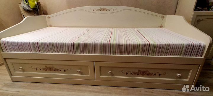 Детская кровать с двумя ящиками