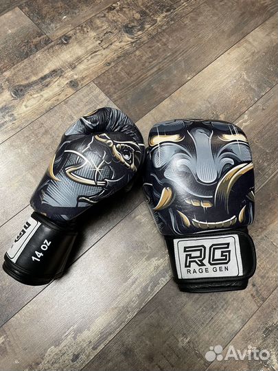 Боксерские перчатки 14