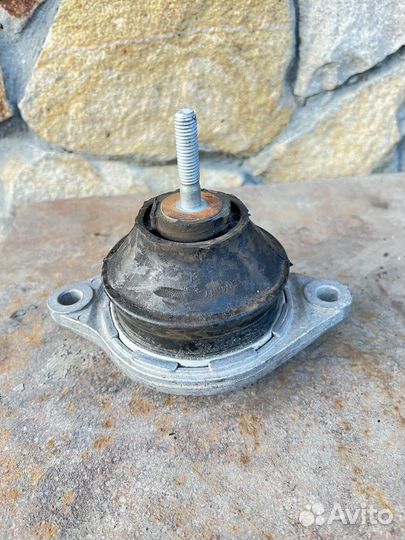 Подушка двигателя Audi Volkswagen