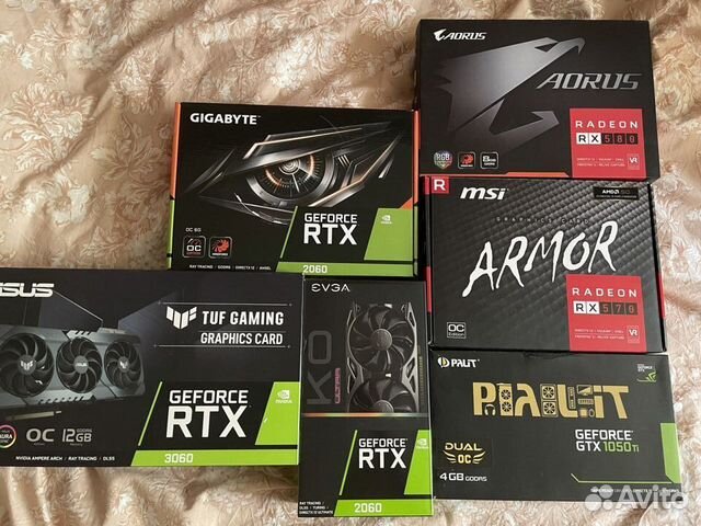 Коробки от разных видеокарт