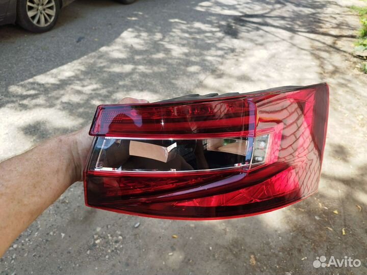 Фонарь задний правый Skoda superb 3 Лифтбек