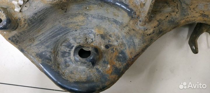 Рычаг подвески задний продольный правый